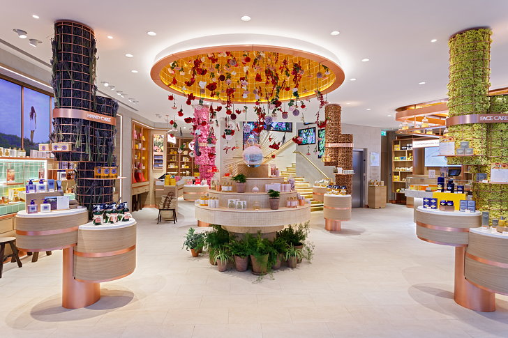 1588154567243301.jpg LOCCITANE_London_Flagship_Store_02.jpg