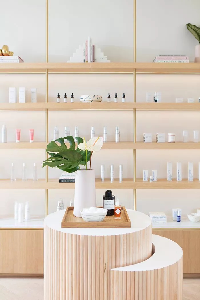 1610172914820184.jpg cdn.cliqueinc.com__cache__posts__261293__modern-skincare-studio-tour-261293-1529693930903-image.700x0c-9790913c99c243ef8f9beb7cc55694f4.webp.jpg