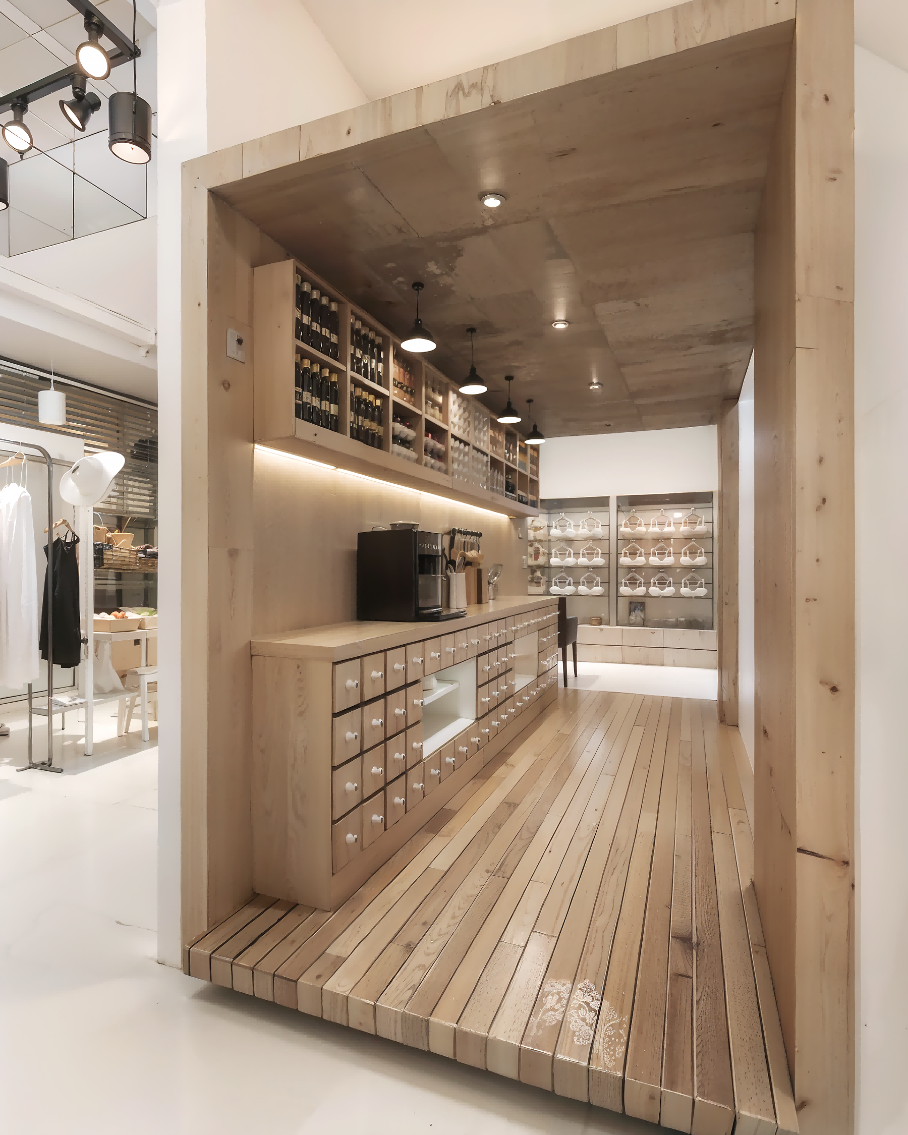 1736336873283440.png 服装专卖店设计